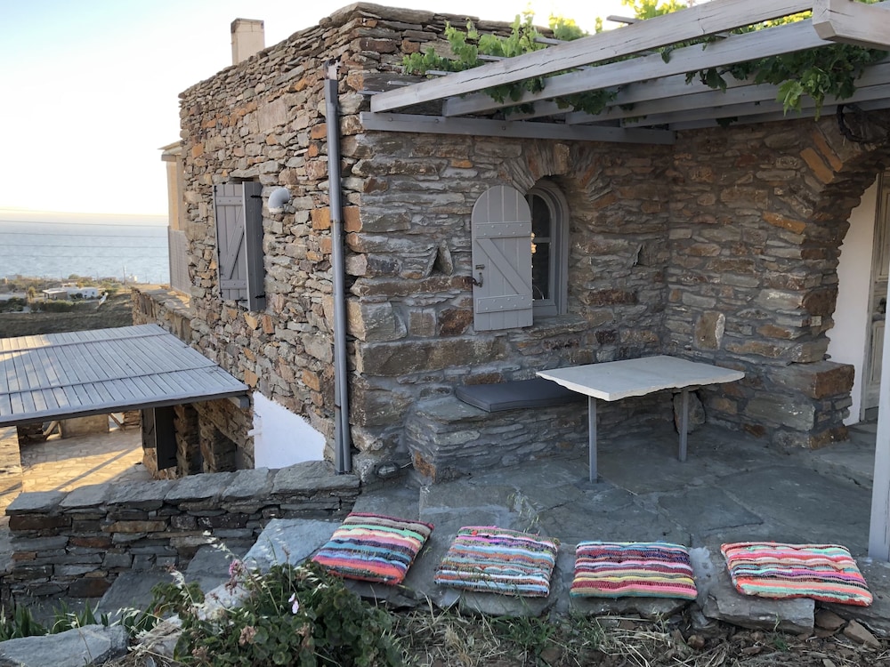 The Traditional Stone Villa 17/50