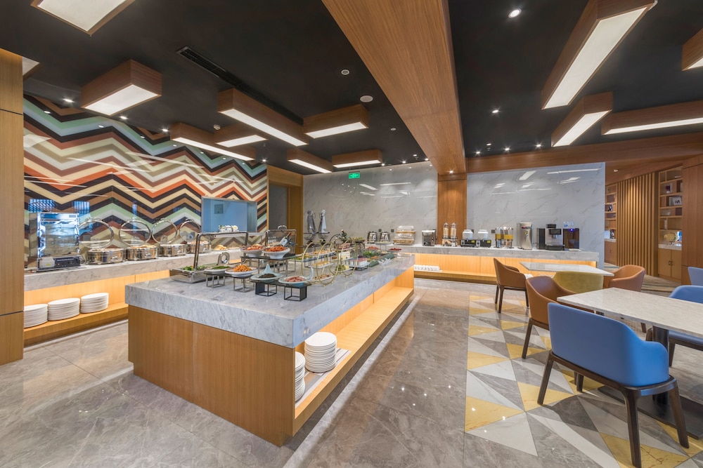 Holiday Inn Express Qingdao Chengyang Central 47/59