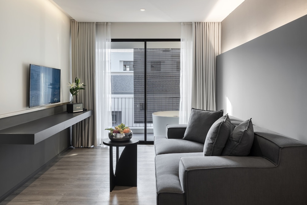 Lilit Bang Lumphu Hotel 41/66