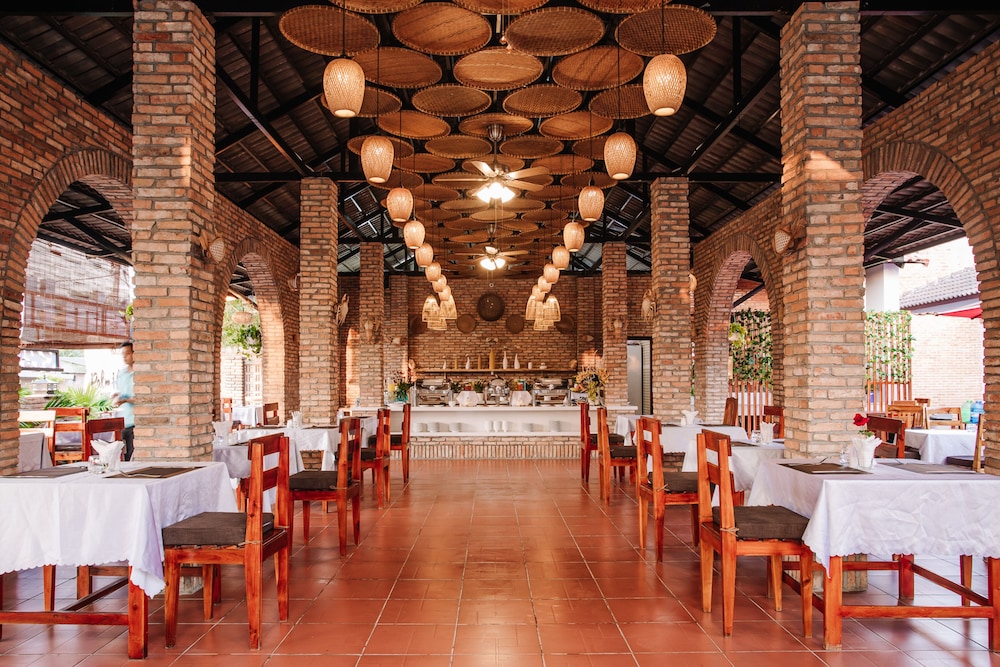 Palm Hill Resort 51/66