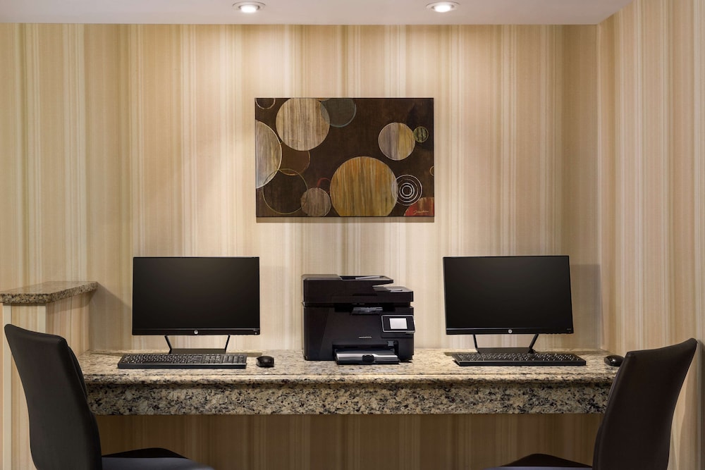 Country Inn and Suites By Radisson Atlanta Airport South GA 37/43