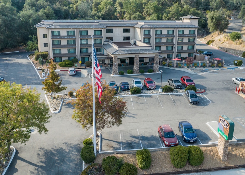 Yosemite Southgate Hotel & Suites 51/59