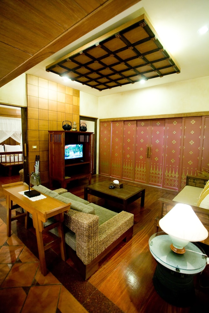 Montien House 33/50
