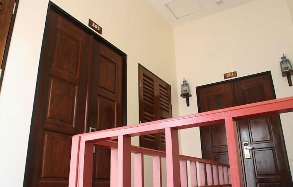 Red Inn Court 4/50