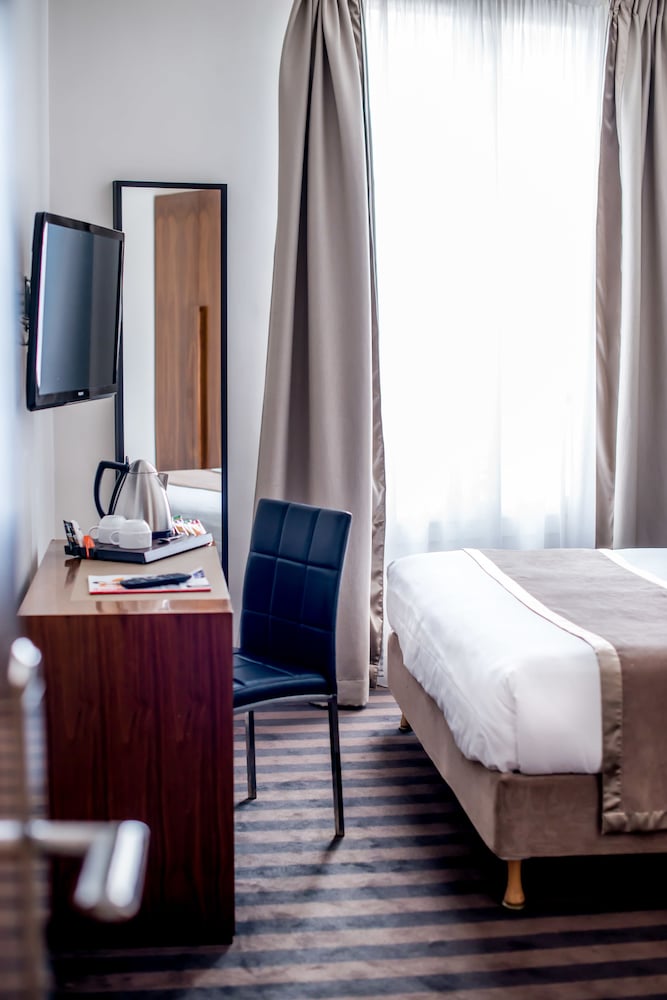 ART HOTEL EIFFEL 8/58