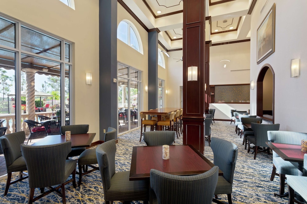 Hampton Inn and Suites Wellington 38/44