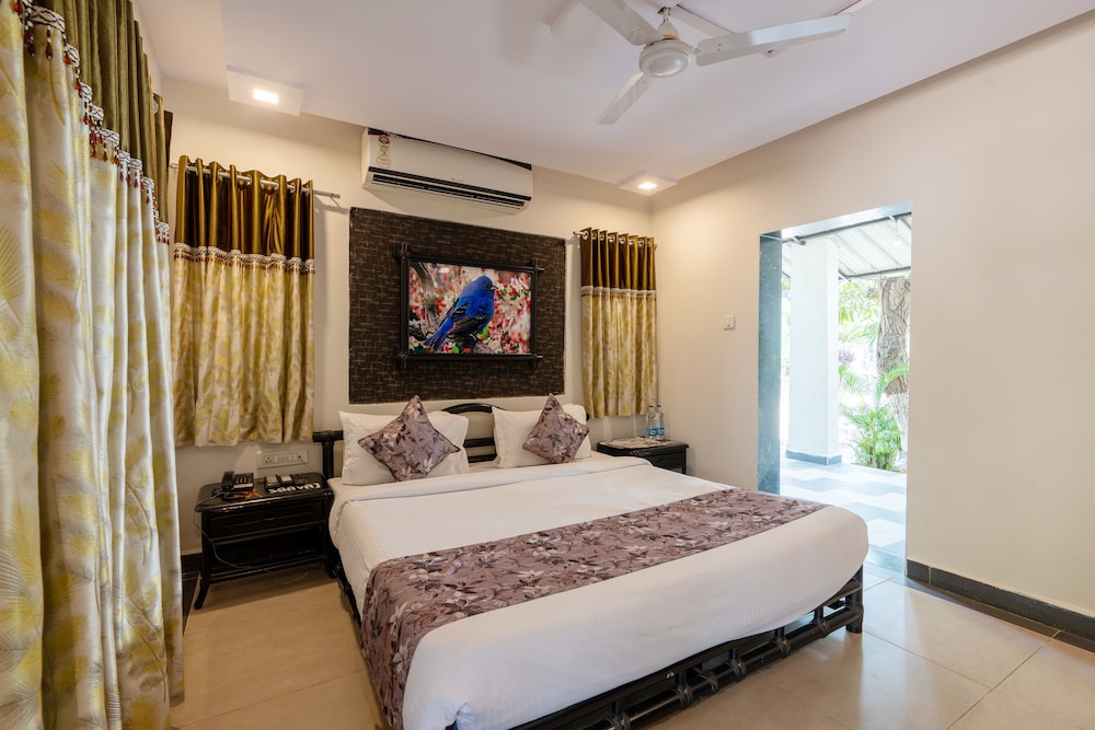 SAAVAJ RESORT 13/36
