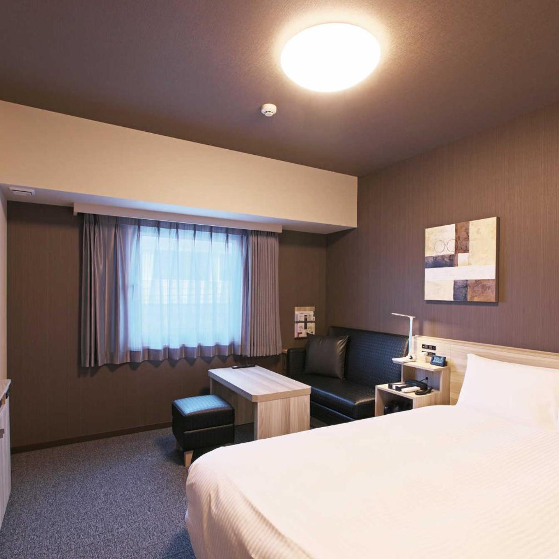 Room, Semi Double Bed