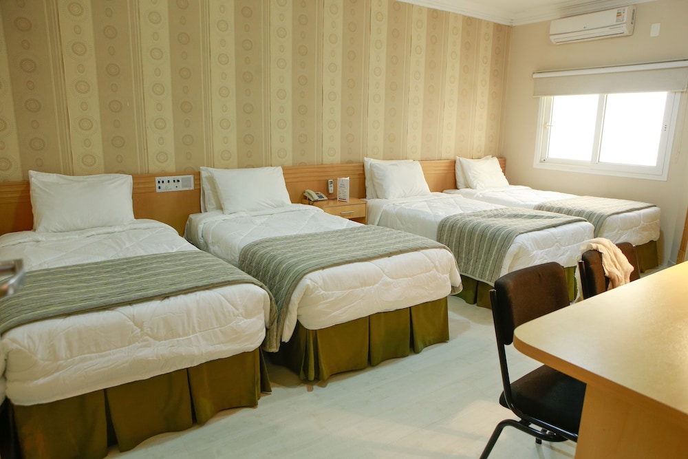 GoldMen Hotel 12/49