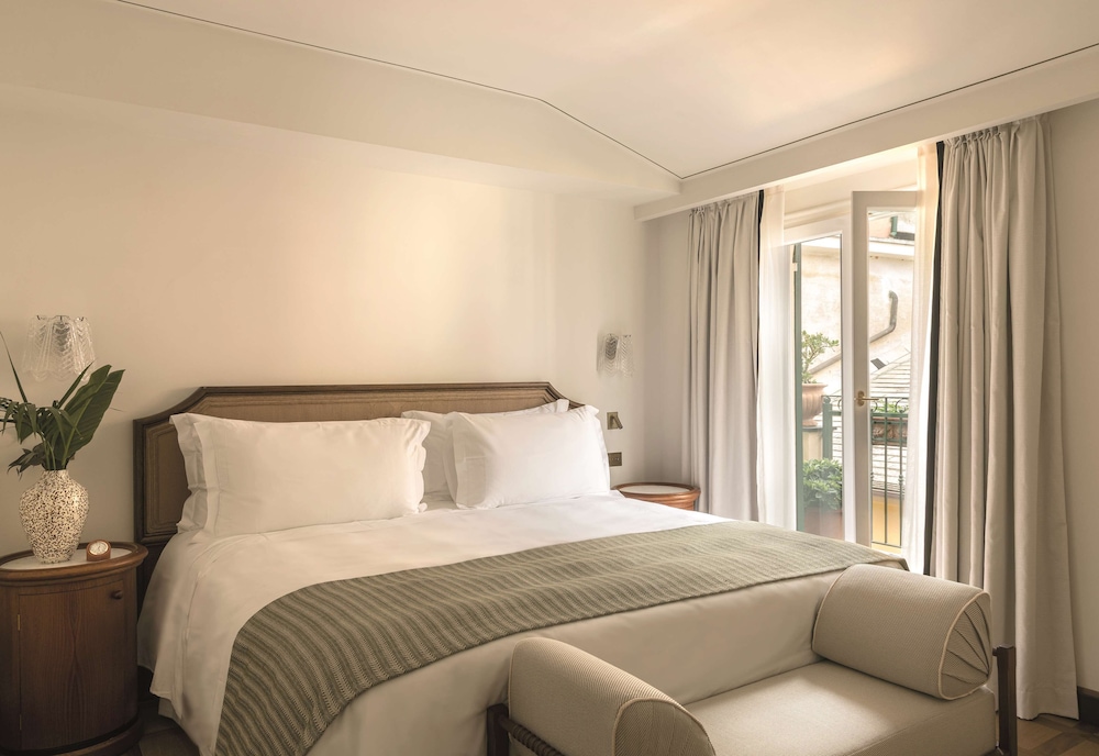 Junior Suite, Twin Beds, Village View