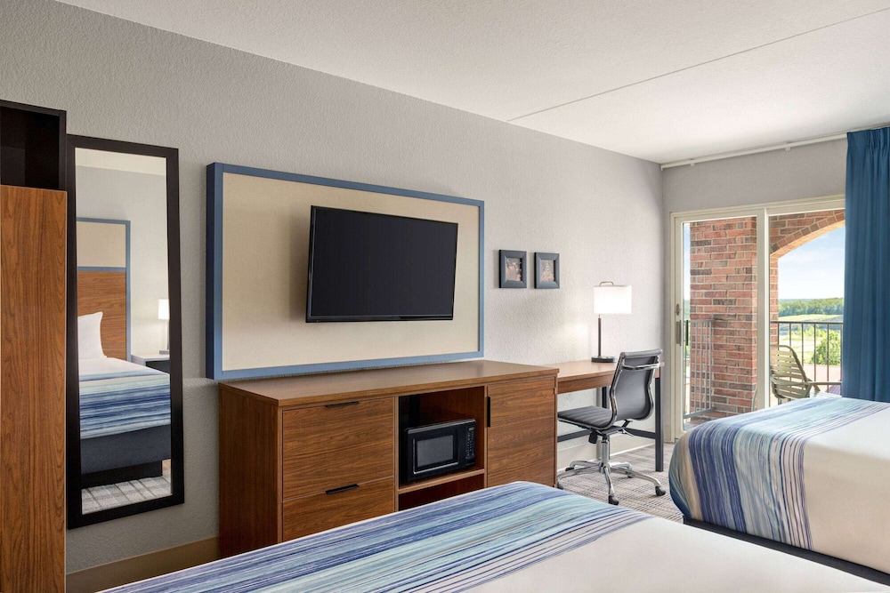 AmericInn by Wyndham Branson and Conference Center 34/62