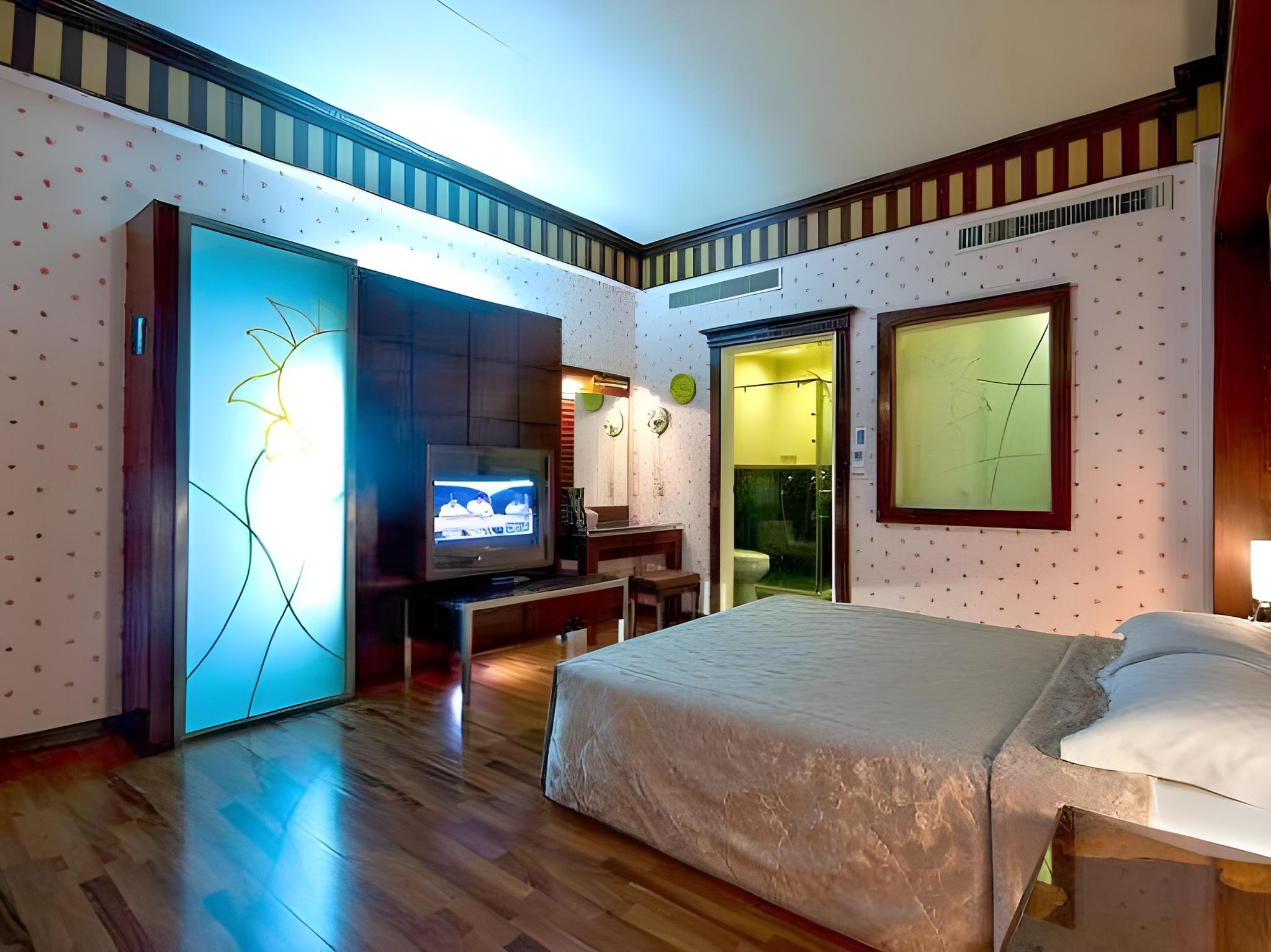 Exquisite, Double Bed
