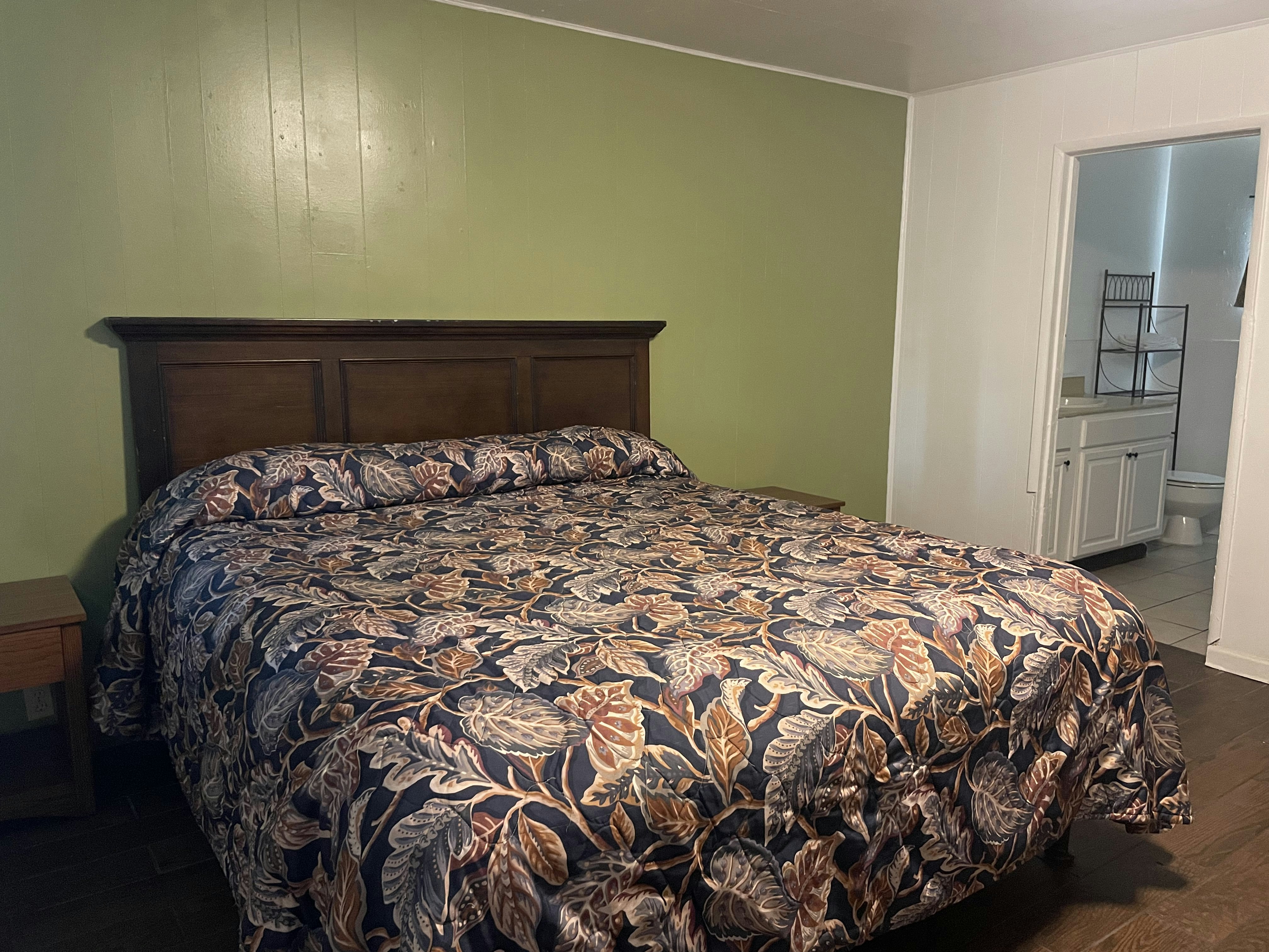 Oak Motel Modesto CA 21/29