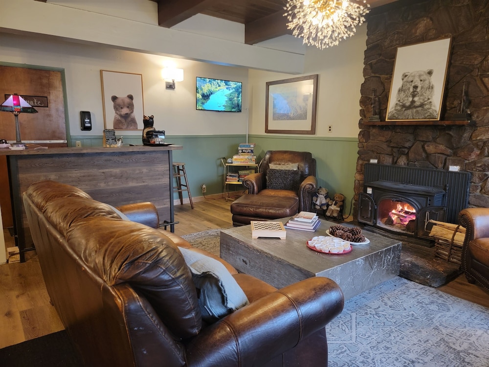 Cinnamon Bear Inn 58/80