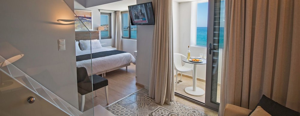 Swell Boutique Hotel 38/38