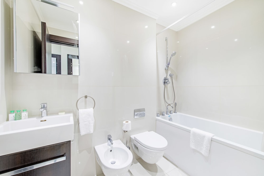 شقة سوبيريور بسرير كوين بغرفة نوم واحدة، 130 Queensgate Apartments 3/4