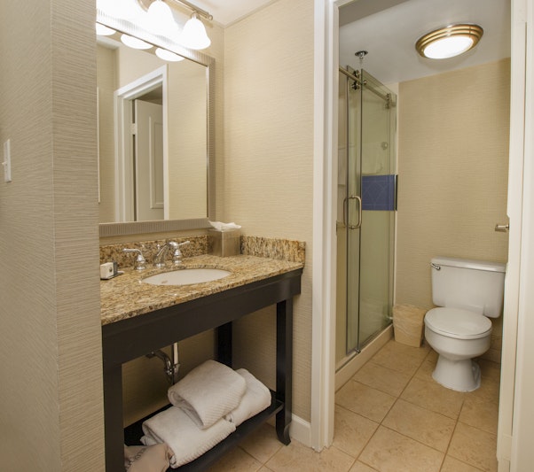 Doubletree By Hilton Buffalo Amherst 64/64