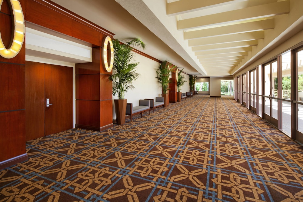 Lobby at Sheraton Agoura Hills Hotel, AGOURA HILLS - CA