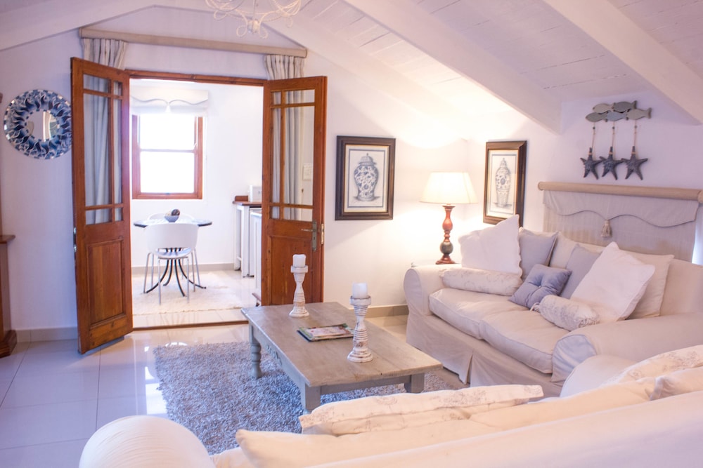 Paternoster Manor 26/36