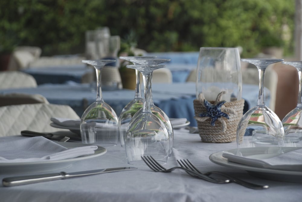 Stefania Hotel 48/87