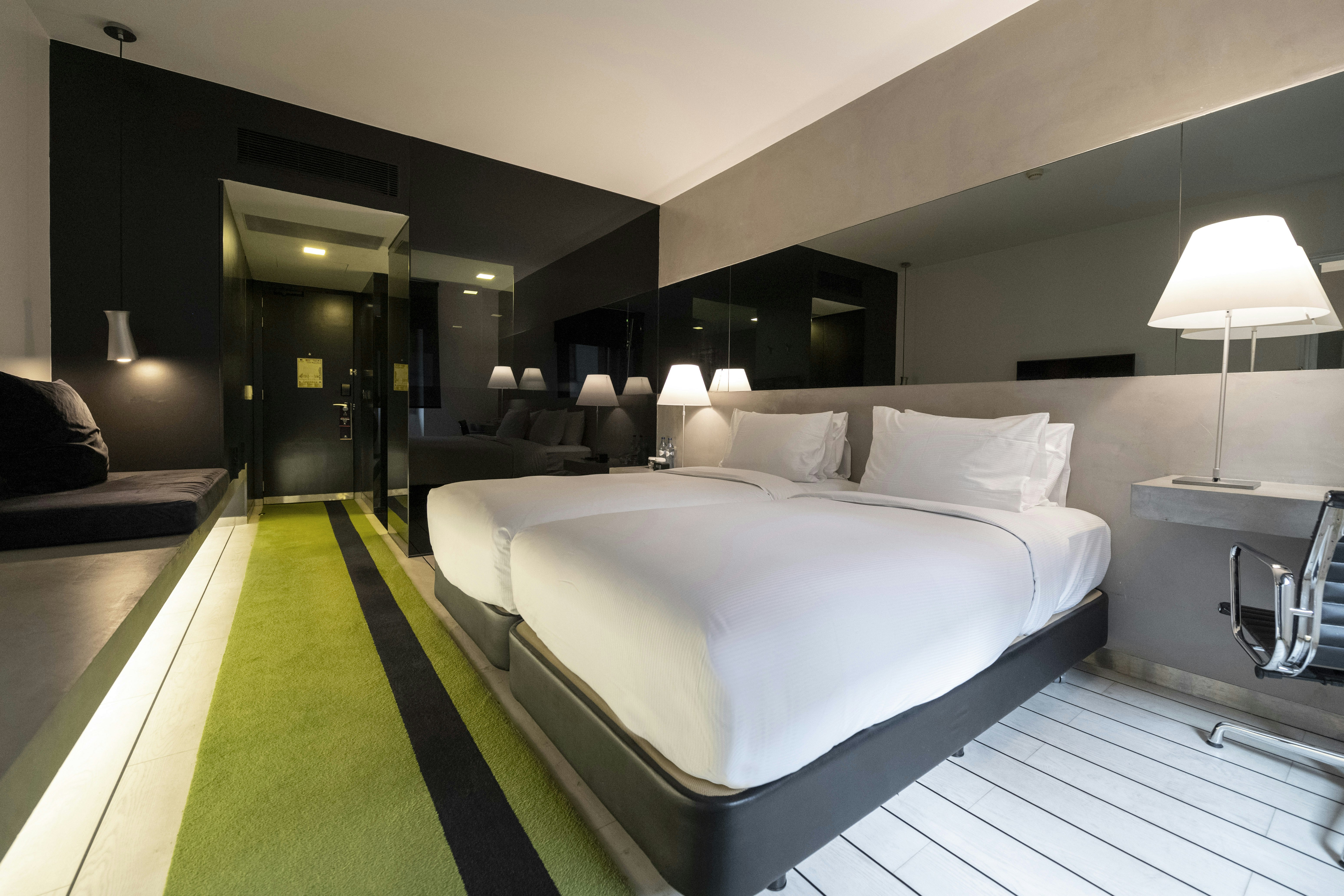 GUEST ROOM, TWIN BEDS
