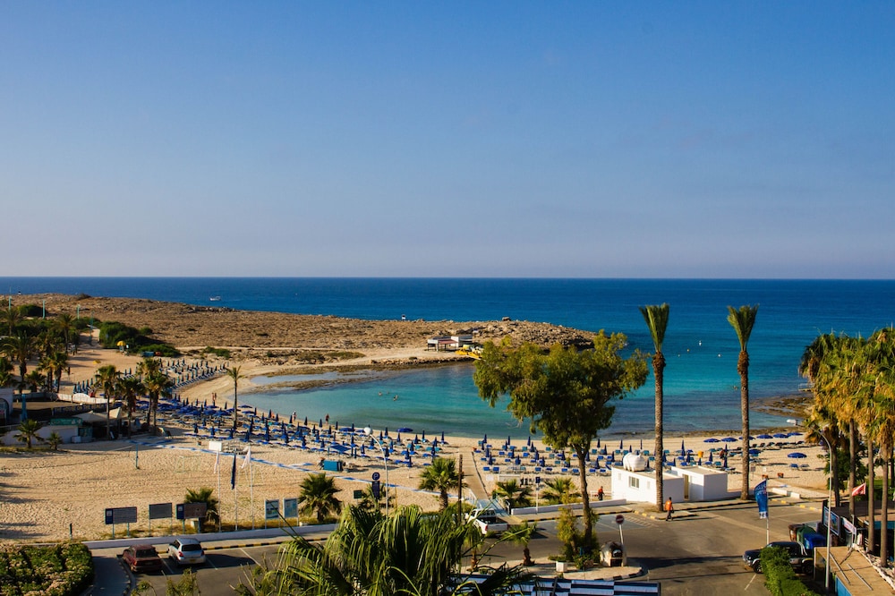 Anonymous Beach Hotel - Adults Only 68/72