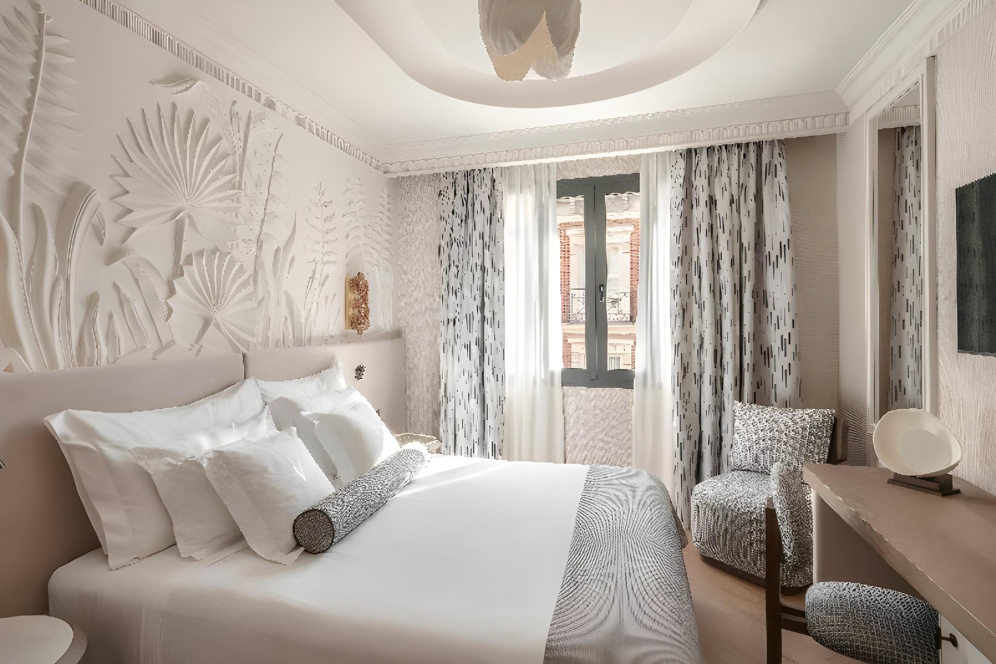 Deluxe, Single, Double or Twin Bed