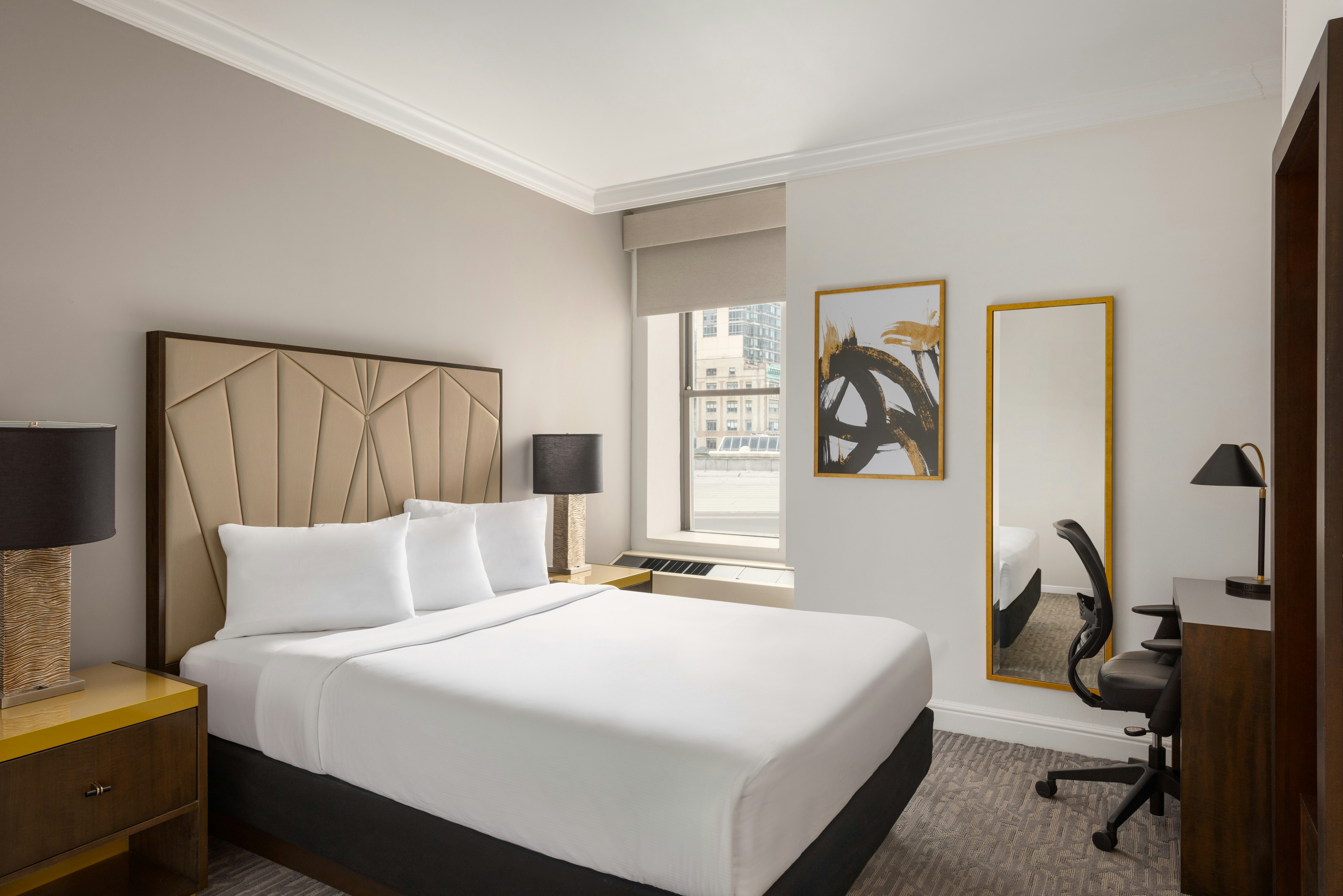 ROOM, QUEEN BED, ACCESSIBLE