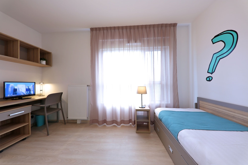 STUDIO, SINGLE BED, ACCESSIBLE