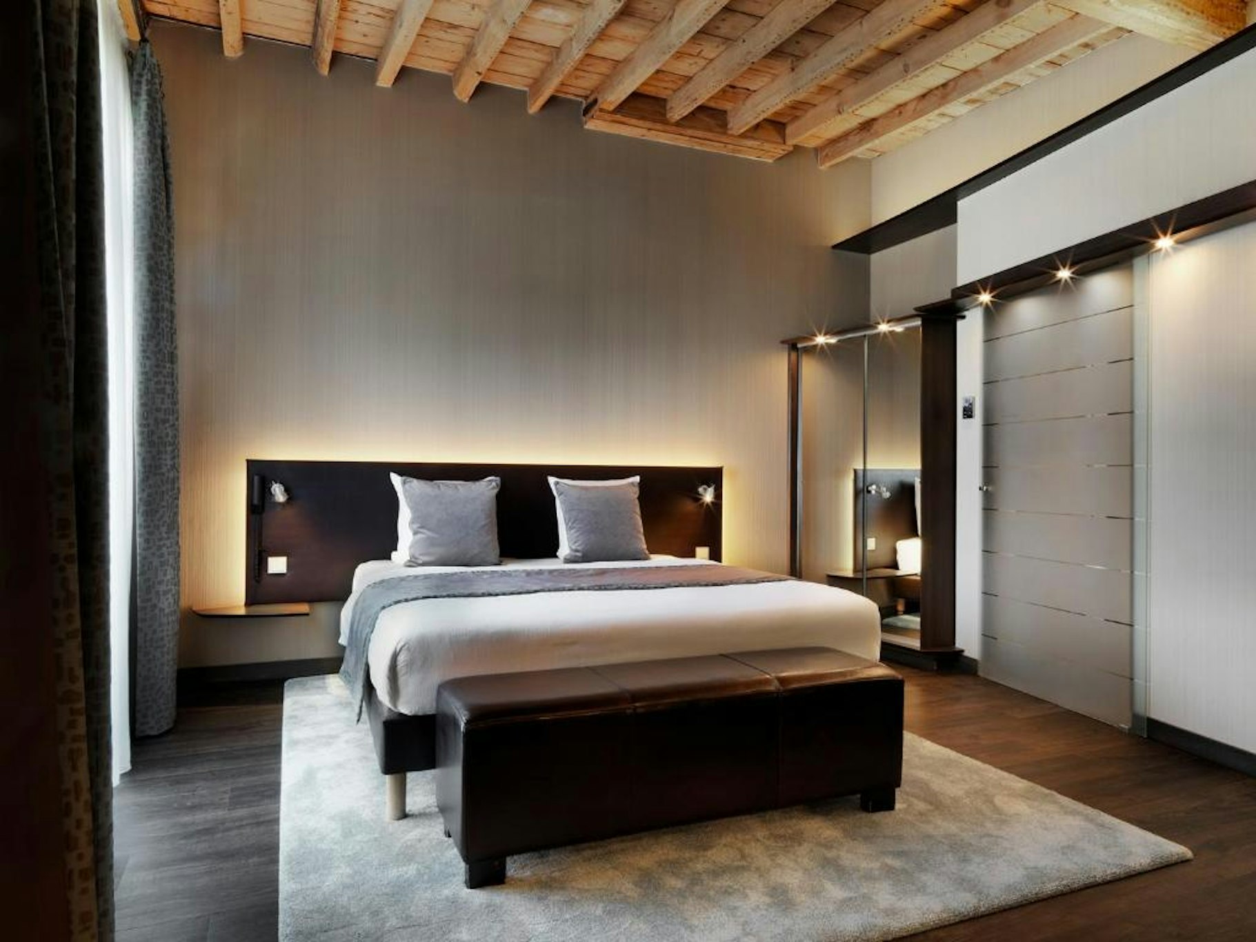 Hotel Harmony 20/75