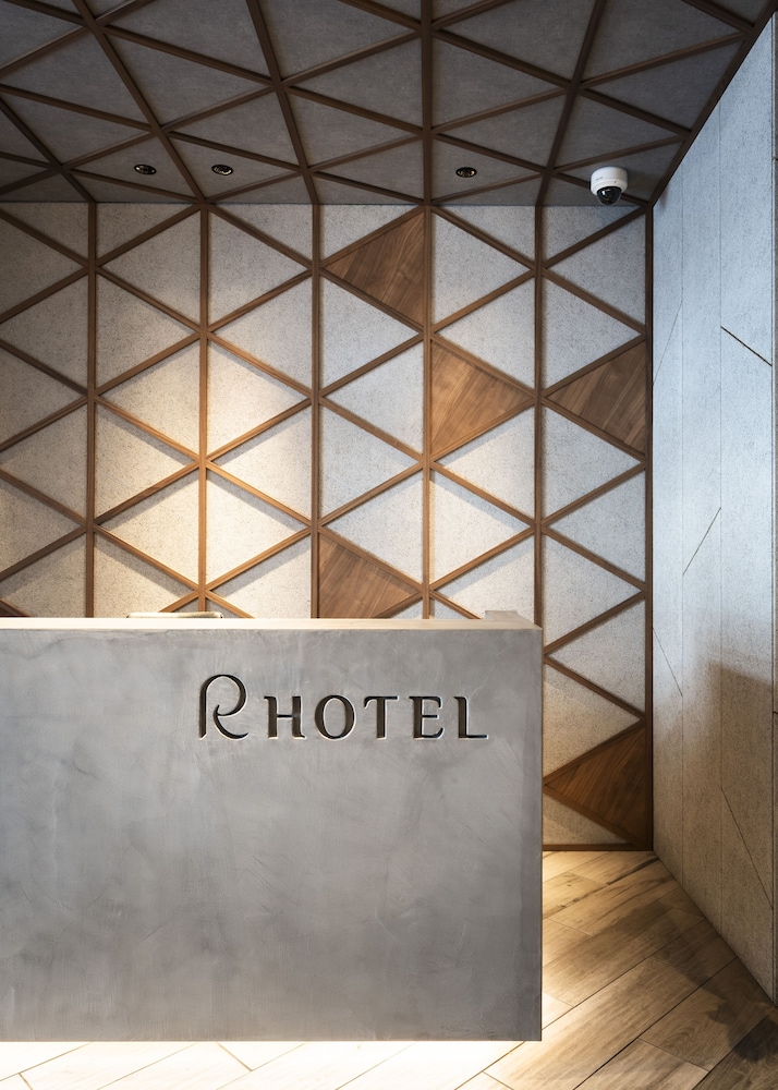 R Hotel Namba South 10/50