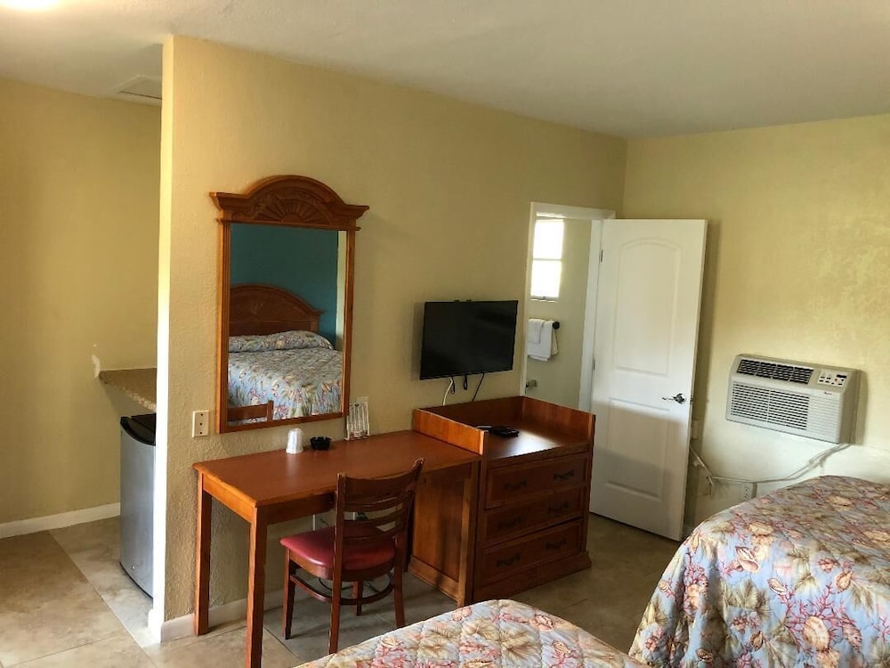 Americas Best Value Inn- Daytona Beach 22/35