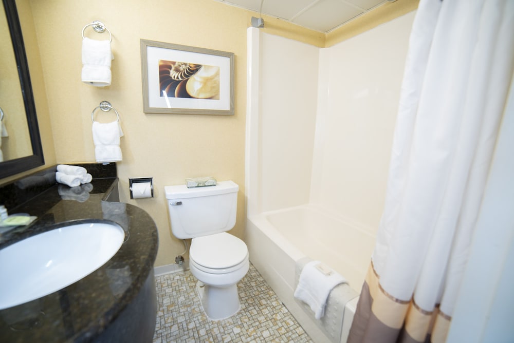 The Oceanfront Inn 39/42