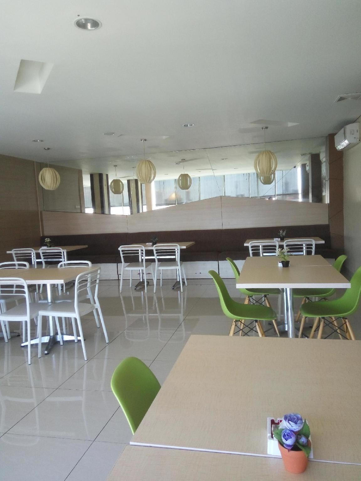 Max Hotel Panakkukang Makassar By LIFE 21/30