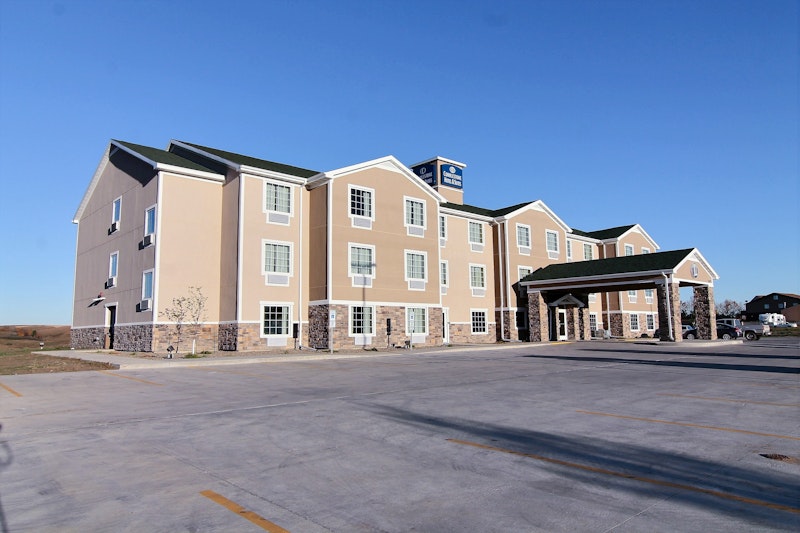 Cobblestone Hotel & Suites - Beulah 58/62