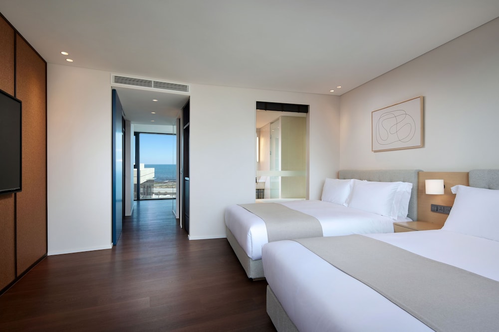 Grand, Family, 2 Double Beds, Ocean View
