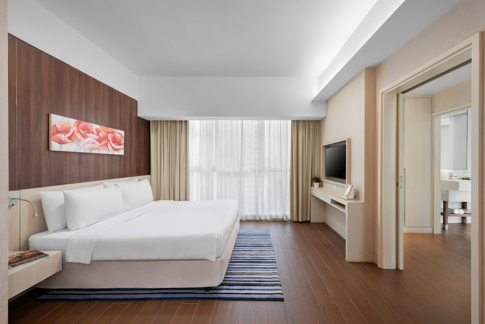 2 BEDROOMS, PREMIER, SUITE