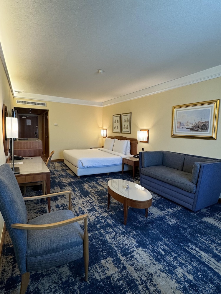 Radisson Blu Martinez Beirut 56/72