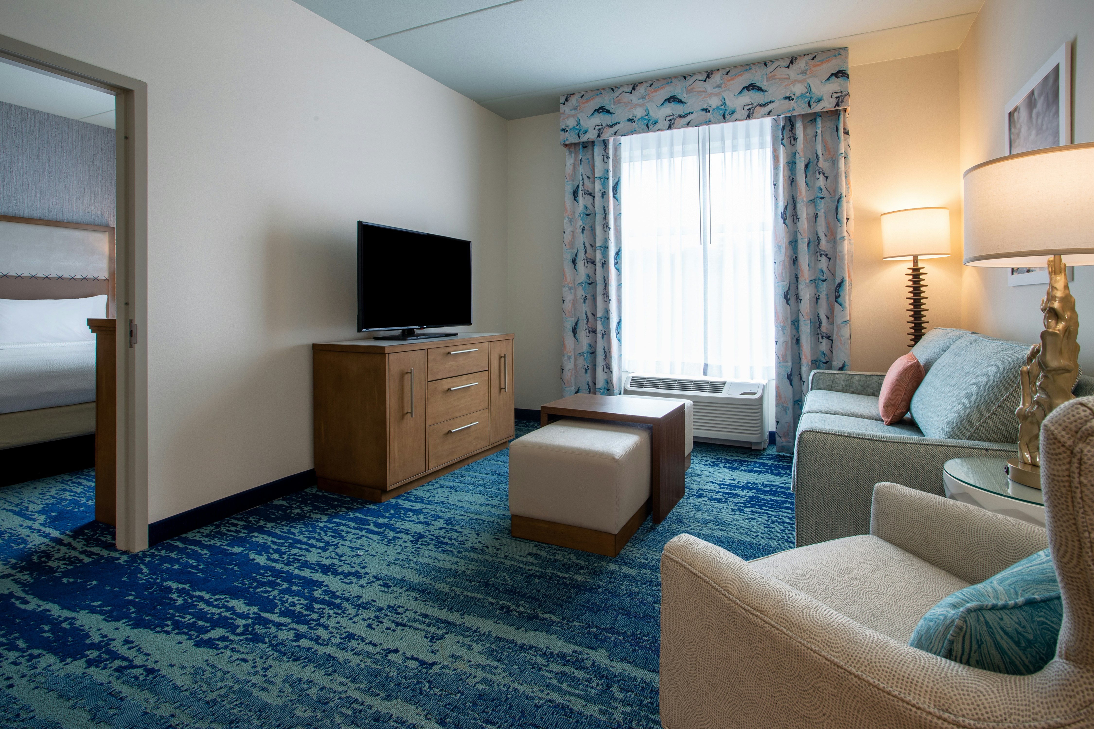 SUITE, KING BED, ACCESSIBLE