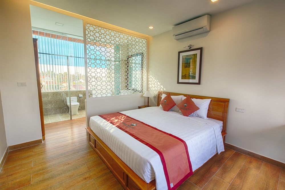 Serene River Villa 8/55