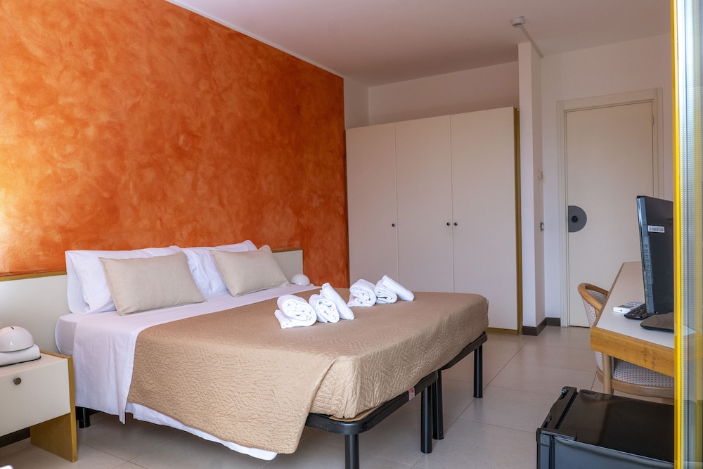 Hotel Santa Lucia 38/71