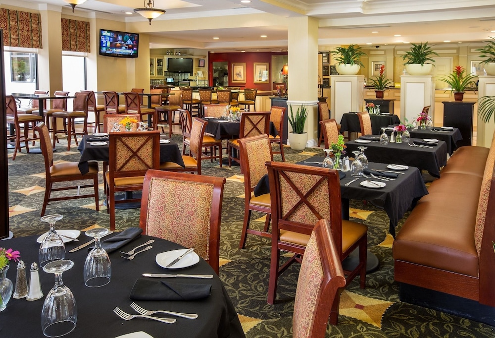 Hilton Garden Inn San Diego Del Mar 60/74