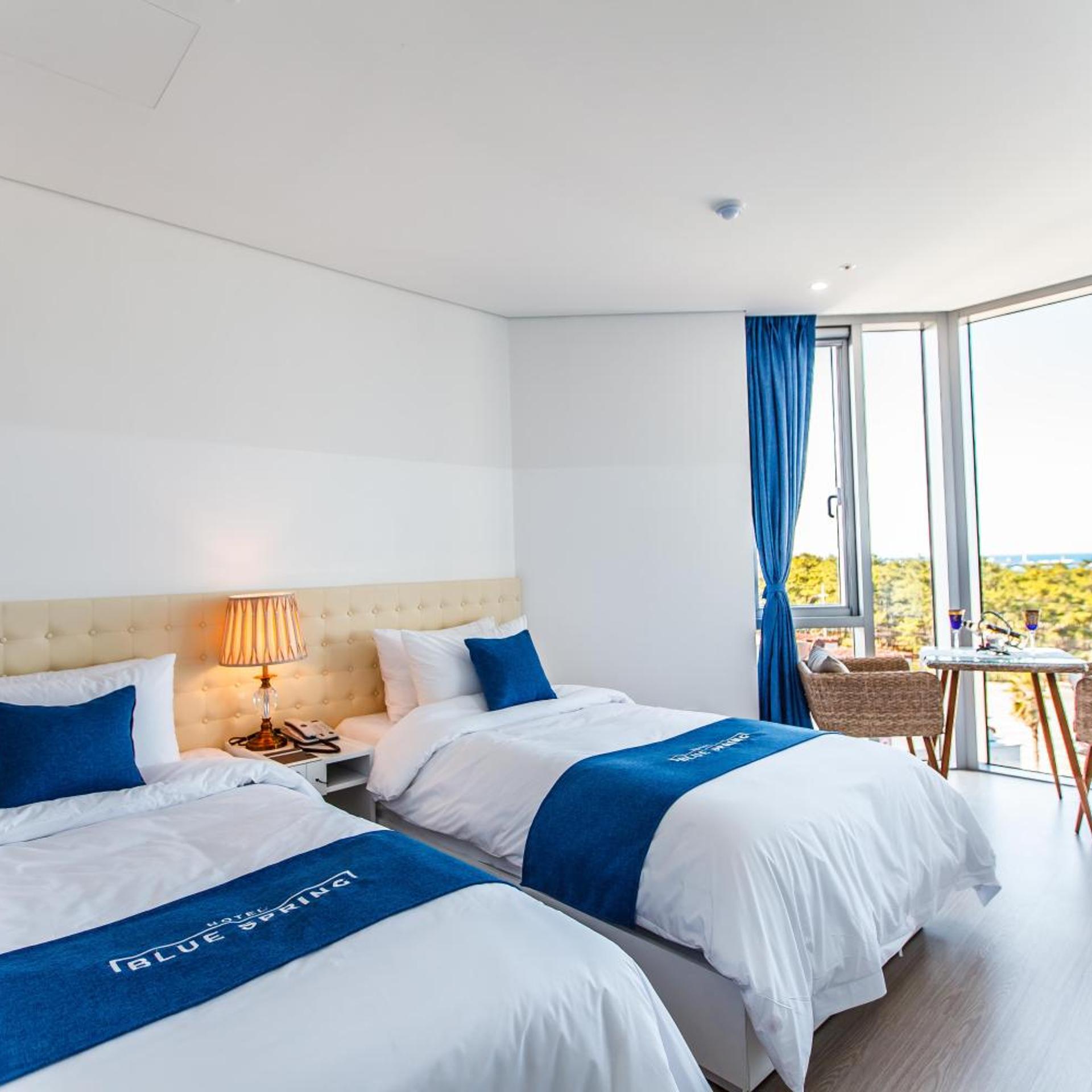 SUPERIOR, TWIN BEDS