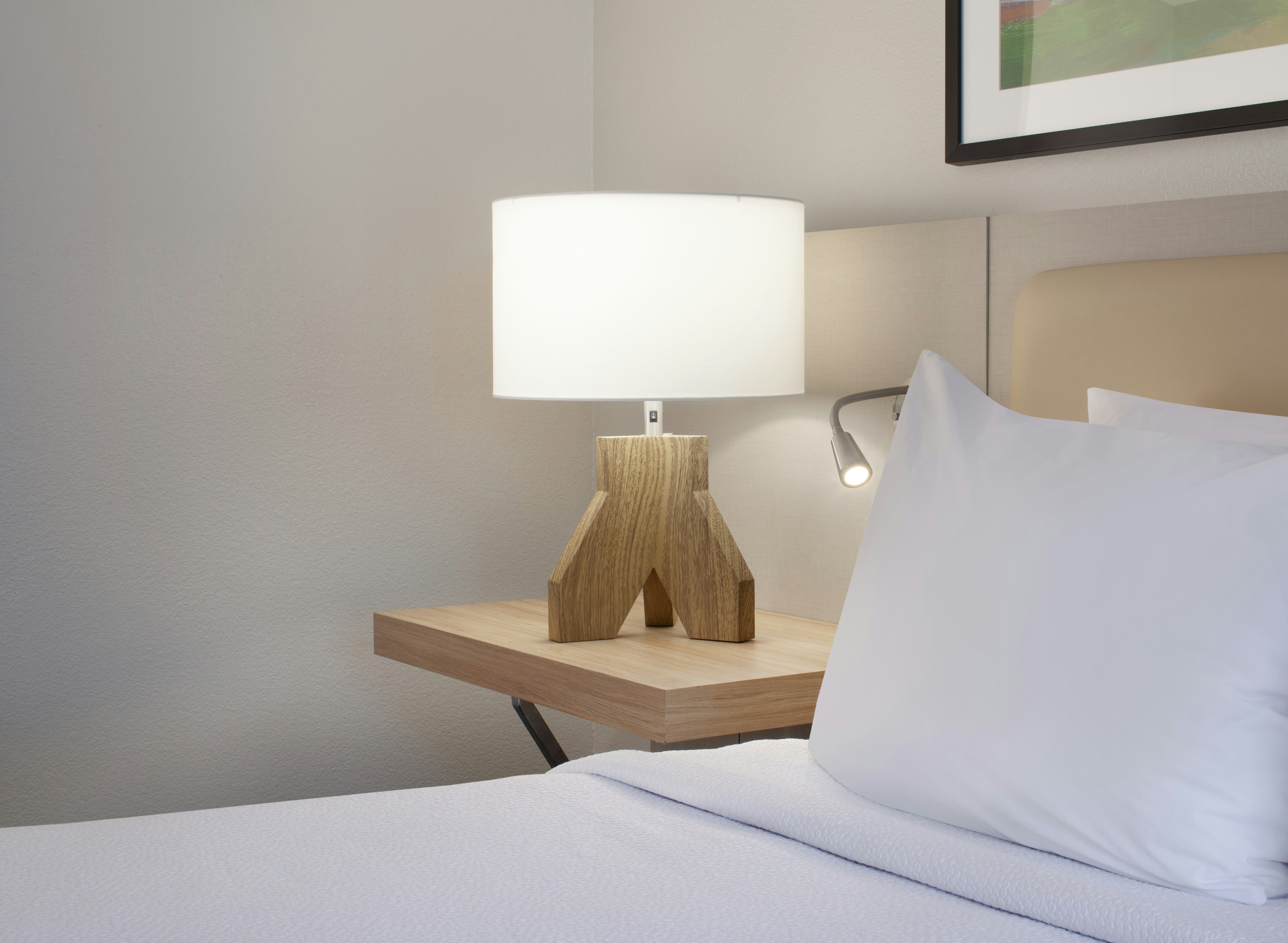 ROOM, KING BED