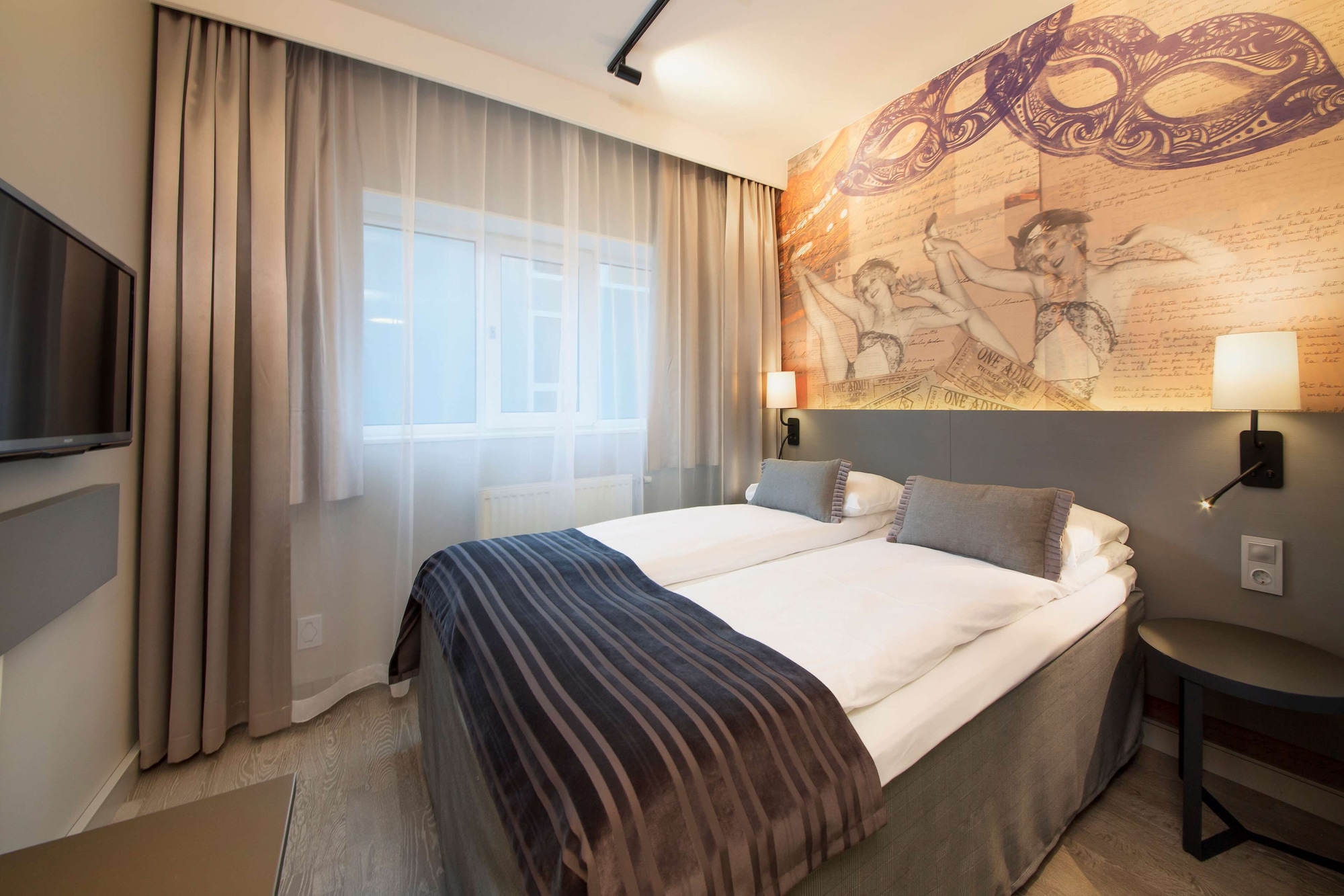 ECONOMY, QUEEN BED