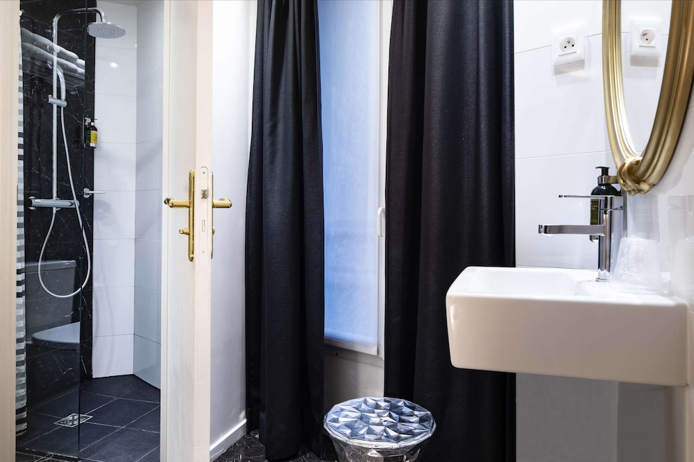 HOTEL MONTPARNASSE SAINT GERMAIN photo3