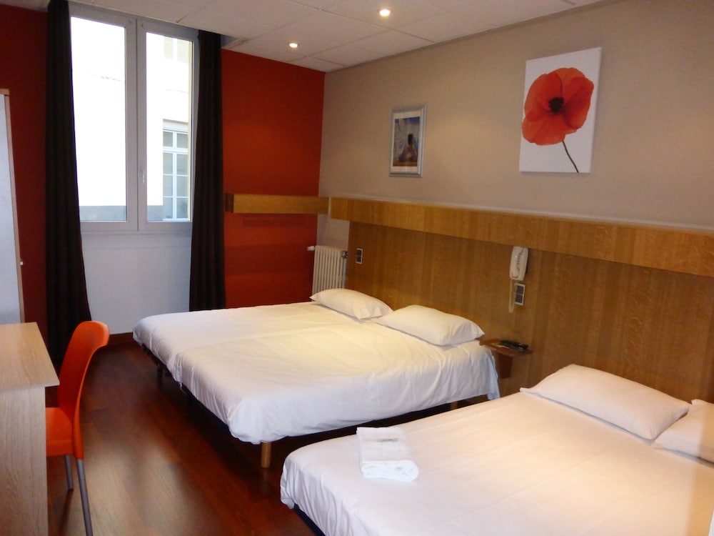 Abalone Hotel 9/46