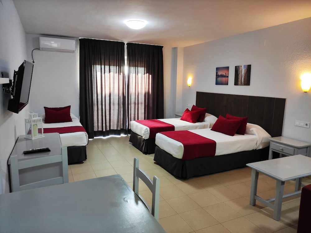 APARTAMENTOS TURISTICOS PUERTA DEL SUR 20/27