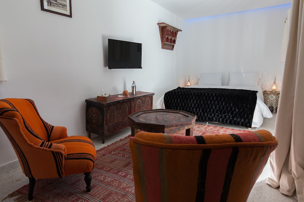 Riad Zebrakaro 15/29