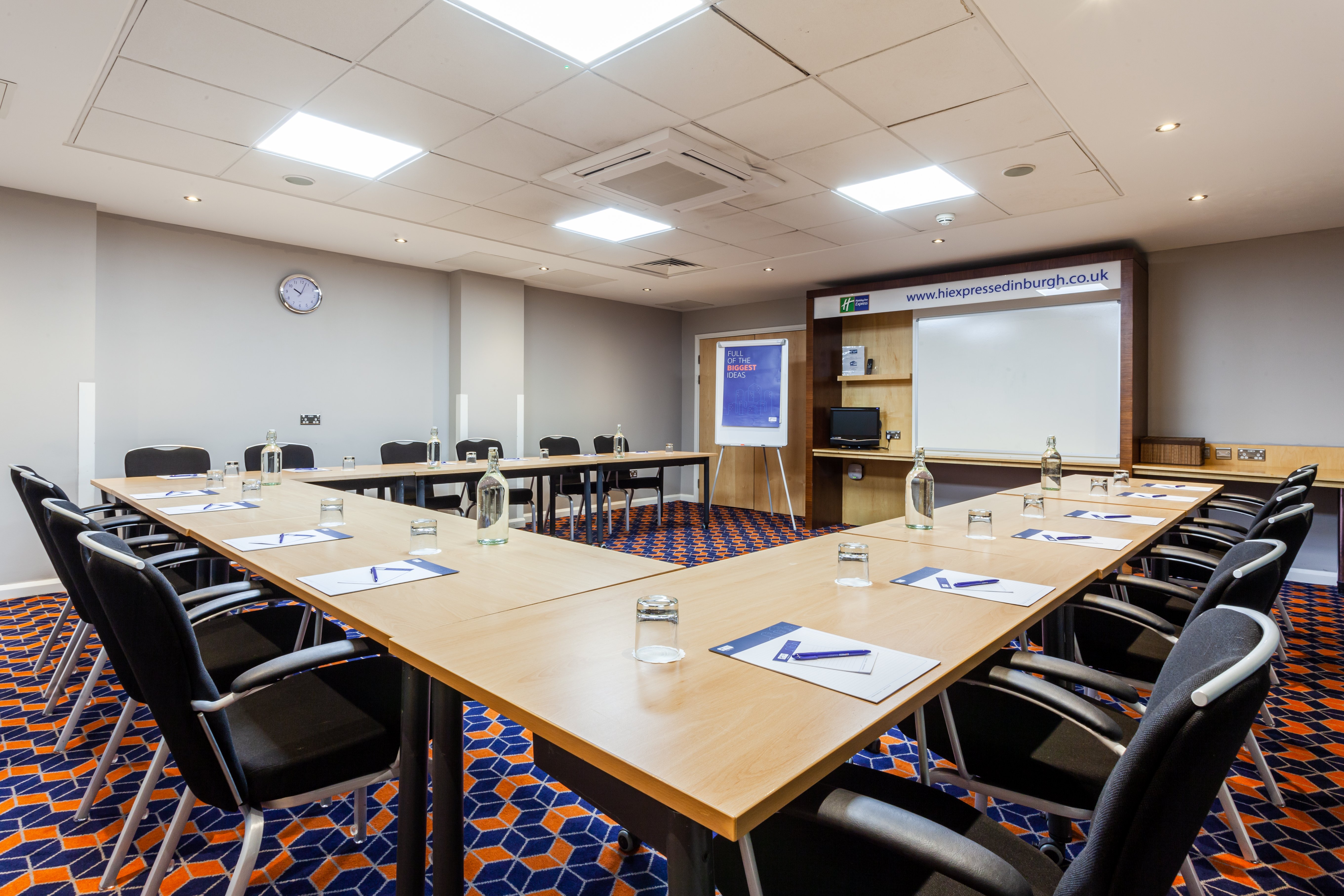 Holiday Inn Express Edinburgh Royal Mile 57/77